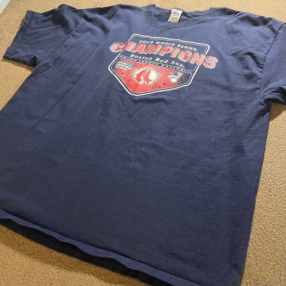 VINTAGE 2004 BOSTON RED SOX WORLD SERIES CHAMPIONS MLB AUTHENTIC 2XL T-SHIRT